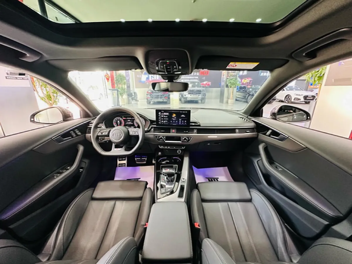 2024 Audi A4L 2.0T 190HP L4 7DCT,autocango,china used car exporter,china ev exporter,chinese used car exporter,chinese used ev exporter