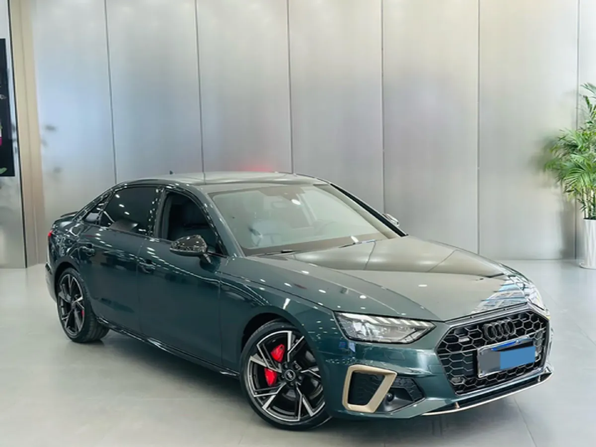 2024 Audi A4L 2.0T 190HP L4 7DCT,autocango,china used car exporter,china ev exporter,chinese used car exporter,chinese used ev exporter