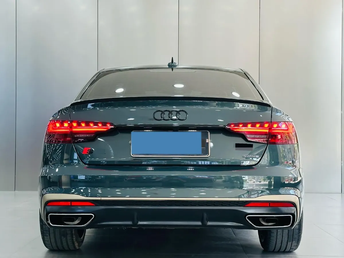 2024 Audi A4L 2.0T 190HP L4 7DCT,autocango,china used car exporter,china ev exporter,chinese used car exporter,chinese used ev exporter