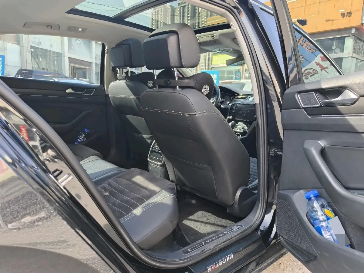 2020 Volkswagen Magotan 2.0T 220HP L4 7DCT,autocango,china used car exporter,china ev exporter,chinese used car exporter,chinese used ev exporter
