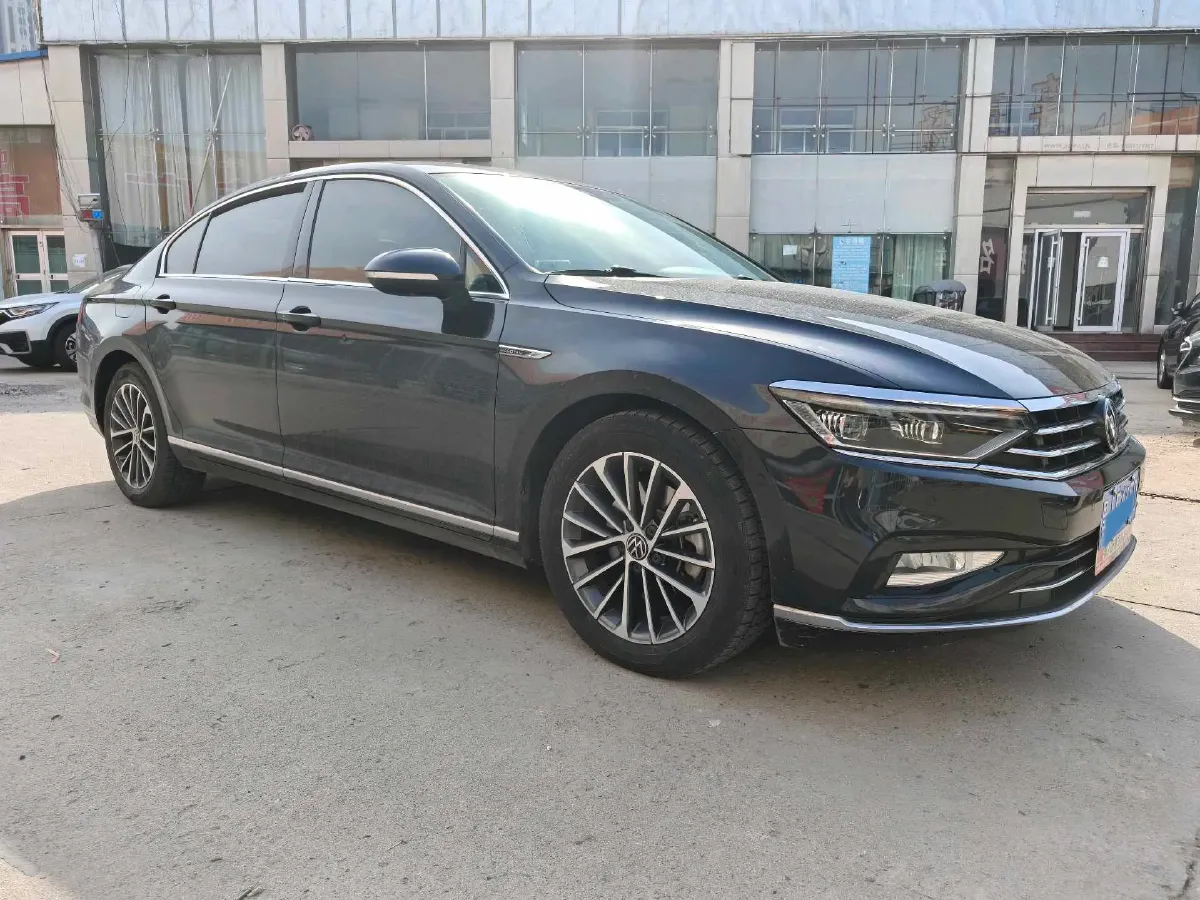 2020 Volkswagen Magotan 2.0T 220HP L4 7DCT,autocango,china used car exporter,china ev exporter,chinese used car exporter,chinese used ev exporter