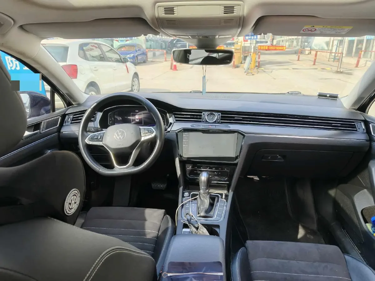 2020 Volkswagen Magotan 2.0T 220HP L4 7DCT,autocango,china used car exporter,china ev exporter,chinese used car exporter,chinese used ev exporter