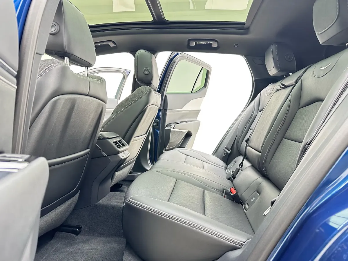 2023 Cadillac GT4 1.5T 211HP L4 9AT,autocango,china used car exporter,china ev exporter,chinese used car exporter,chinese used ev exporter