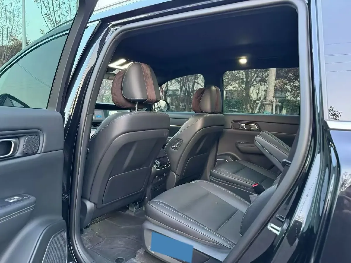 2021 Li ONE Range Extended 131HP REEV 40.5KWH,autocango,china used car exporter,china ev exporter,chinese used car exporter,chinese used ev exporter