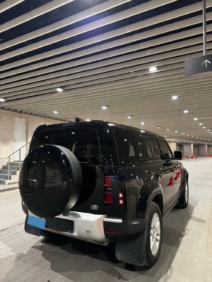 2020 Land Rover Defender 3.0T 400HP L6 8AT,autocango,china used car exporter,china ev exporter,chinese used car exporter,chinese used ev exporter