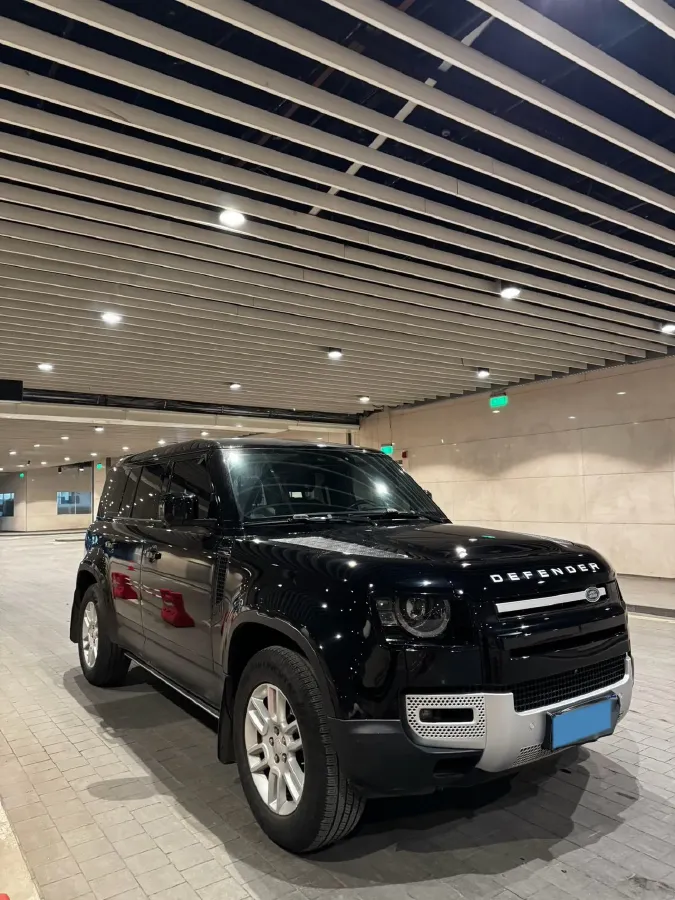 2020 Land Rover Defender 3.0T 400HP L6 8AT,autocango,china used car exporter,china ev exporter,chinese used car exporter,chinese used ev exporter