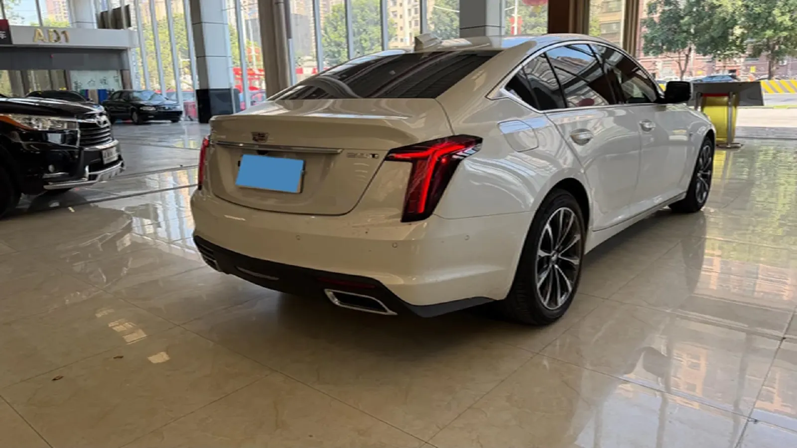 2025 Cadillac CT5 2.0T 237HP L4 10AT,autocango,china used car exporter,china ev exporter,chinese used car exporter,chinese used ev exporter