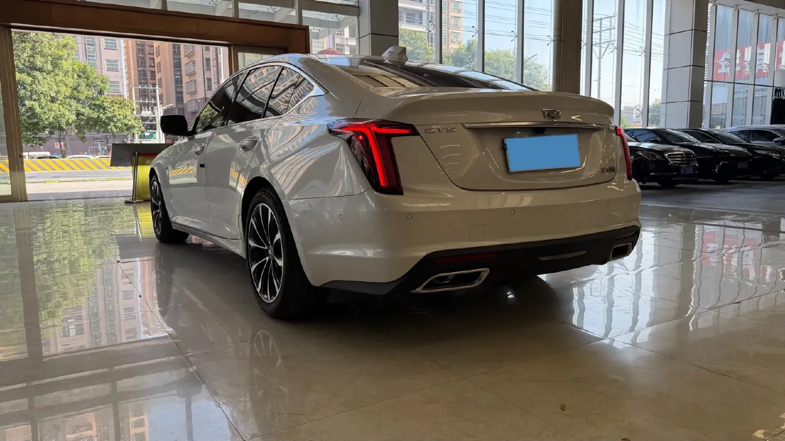 2025 Cadillac CT5 2.0T 237HP L4 10AT,autocango,china used car exporter,china ev exporter,chinese used car exporter,chinese used ev exporter