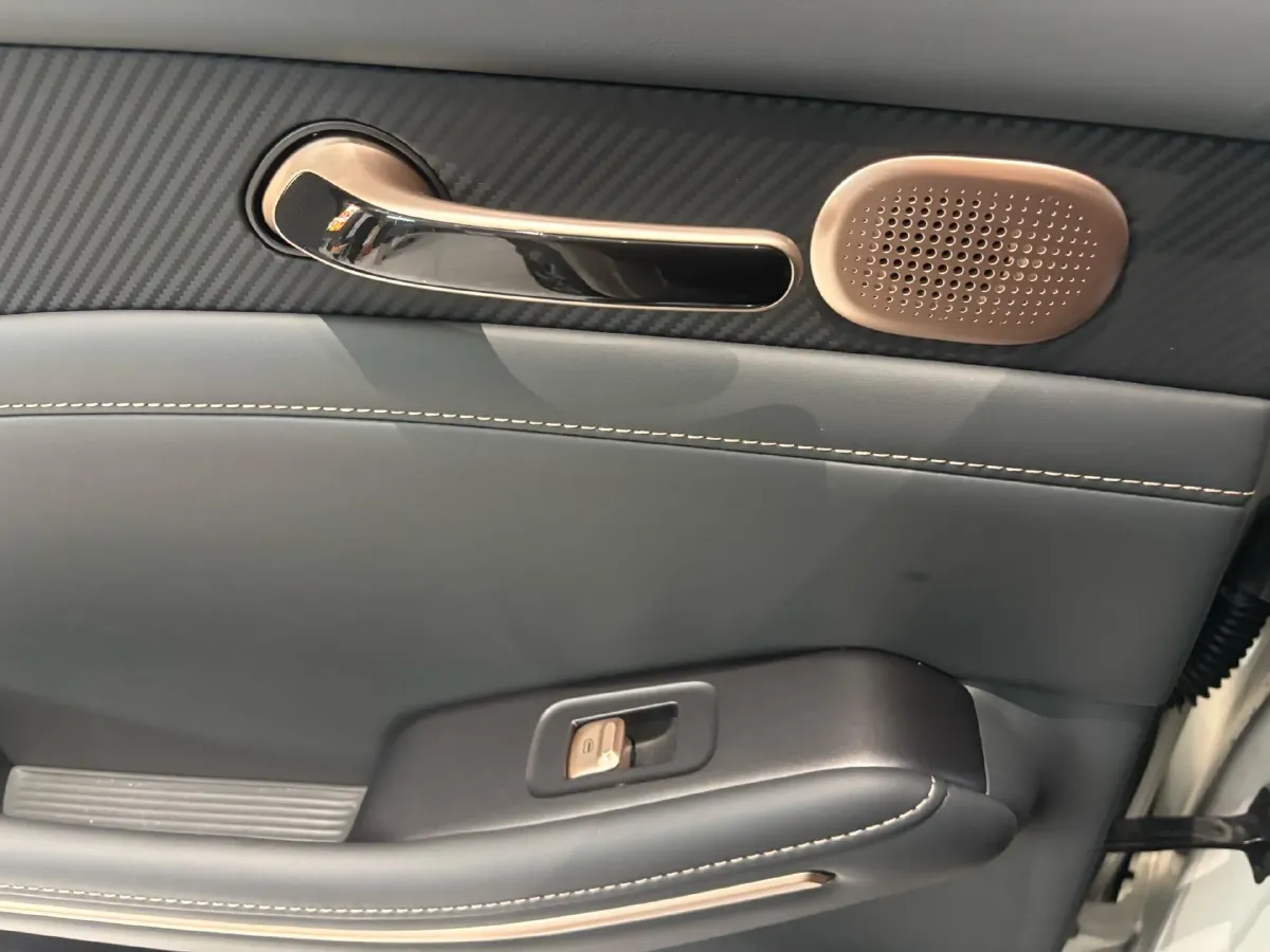 2026 BaoJun E6 BEV,autocango,china used car exporter,china ev exporter,chinese used car exporter,chinese used ev exporter