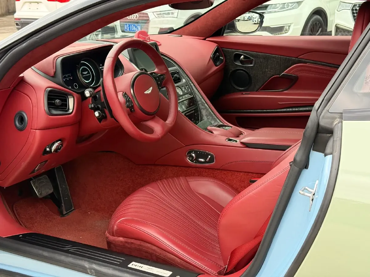 2017 Aston Martin DB11 4.0T 510HP V8 8AT,autocango,china used car exporter,china ev exporter,chinese used car exporter,chinese used ev exporter