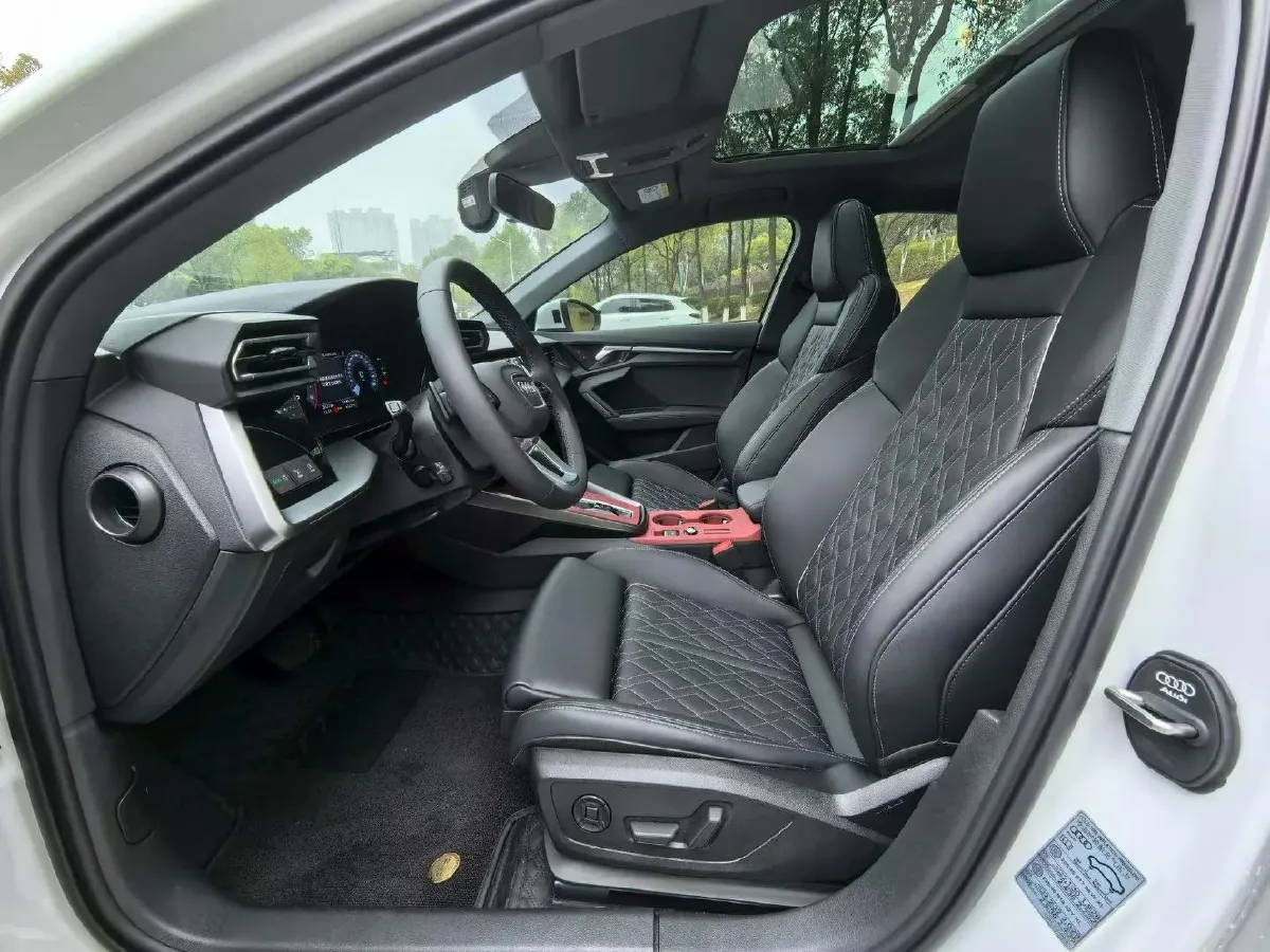 2025 Audi A3 1.5T 160HP L4 7DCT,autocango,china used car exporter,china ev exporter,chinese used car exporter,chinese used ev exporter