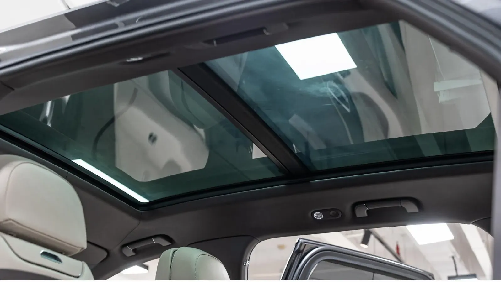 2023 Bentley Bentayga 4.0T 550HP V8 8AT,autocango,china used car exporter,china ev exporter,chinese used car exporter,chinese used ev exporter