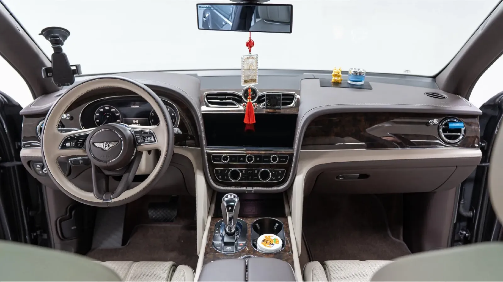 2023 Bentley Bentayga 4.0T 550HP V8 8AT,autocango,china used car exporter,china ev exporter,chinese used car exporter,chinese used ev exporter