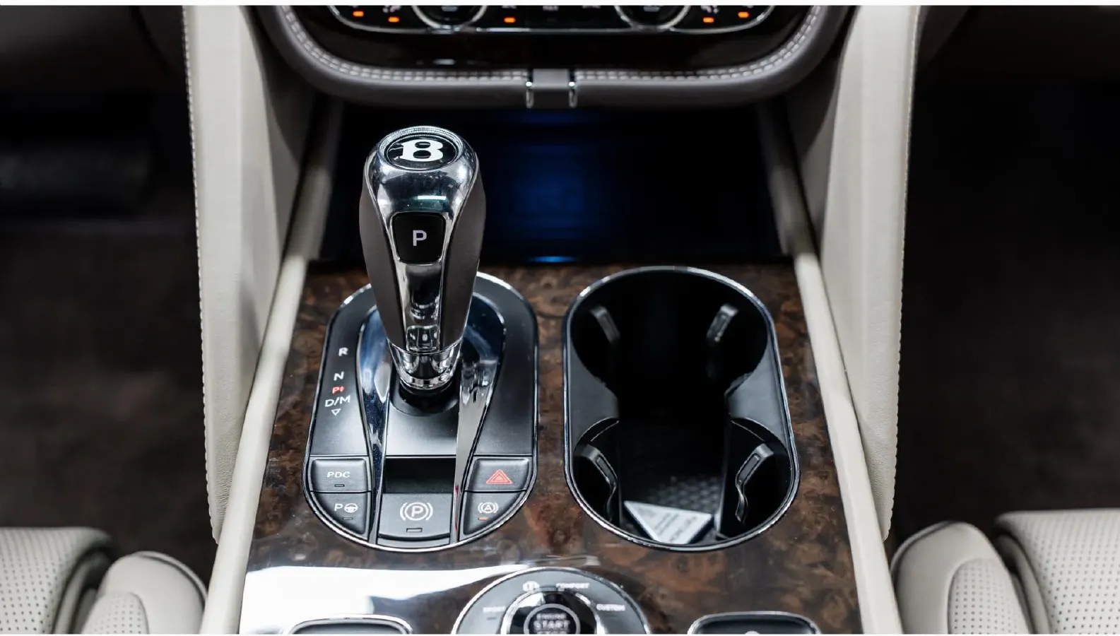 2023 Bentley Bentayga 4.0T 550HP V8 8AT,autocango,china used car exporter,china ev exporter,chinese used car exporter,chinese used ev exporter