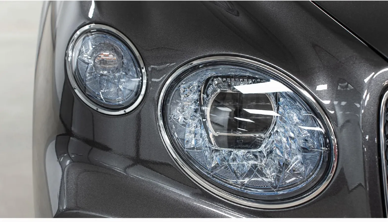 2023 Bentley Bentayga 4.0T 550HP V8 8AT,autocango,china used car exporter,china ev exporter,chinese used car exporter,chinese used ev exporter