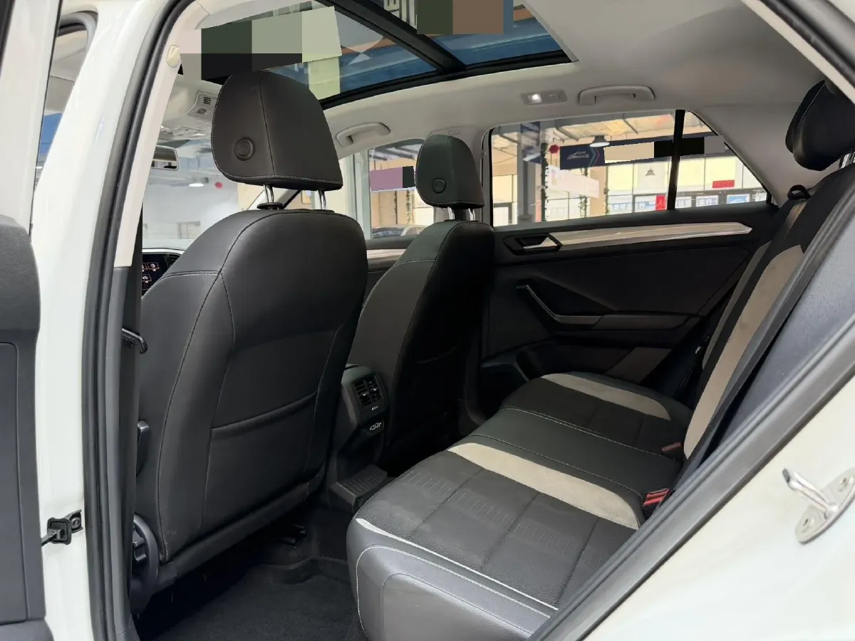 2022 Volkswagen T-Roc 1.4T 150HP L4 7DCT,autocango,china used car exporter,china ev exporter,chinese used car exporter,chinese used ev exporter