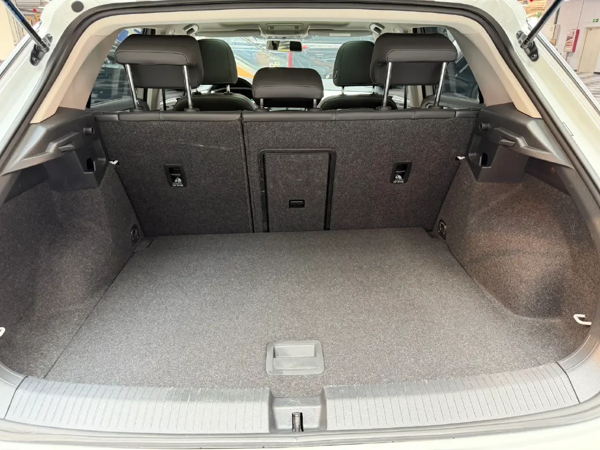 2022 Volkswagen T-Roc 1.4T 150HP L4 7DCT,autocango,china used car exporter,china ev exporter,chinese used car exporter,chinese used ev exporter