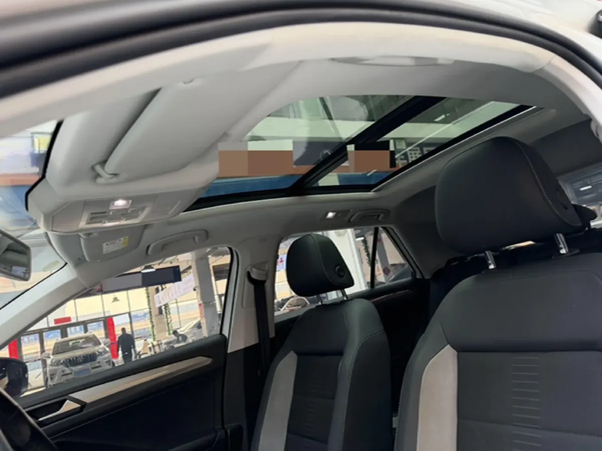 2022 Volkswagen T-Roc 1.4T 150HP L4 7DCT,autocango,china used car exporter,china ev exporter,chinese used car exporter,chinese used ev exporter