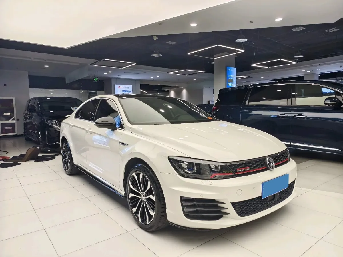 2017 Volkswagen Lamando 2.0T 220HP L4 7DCT,autocango,china used car exporter,china ev exporter,chinese used car exporter,chinese used ev exporter