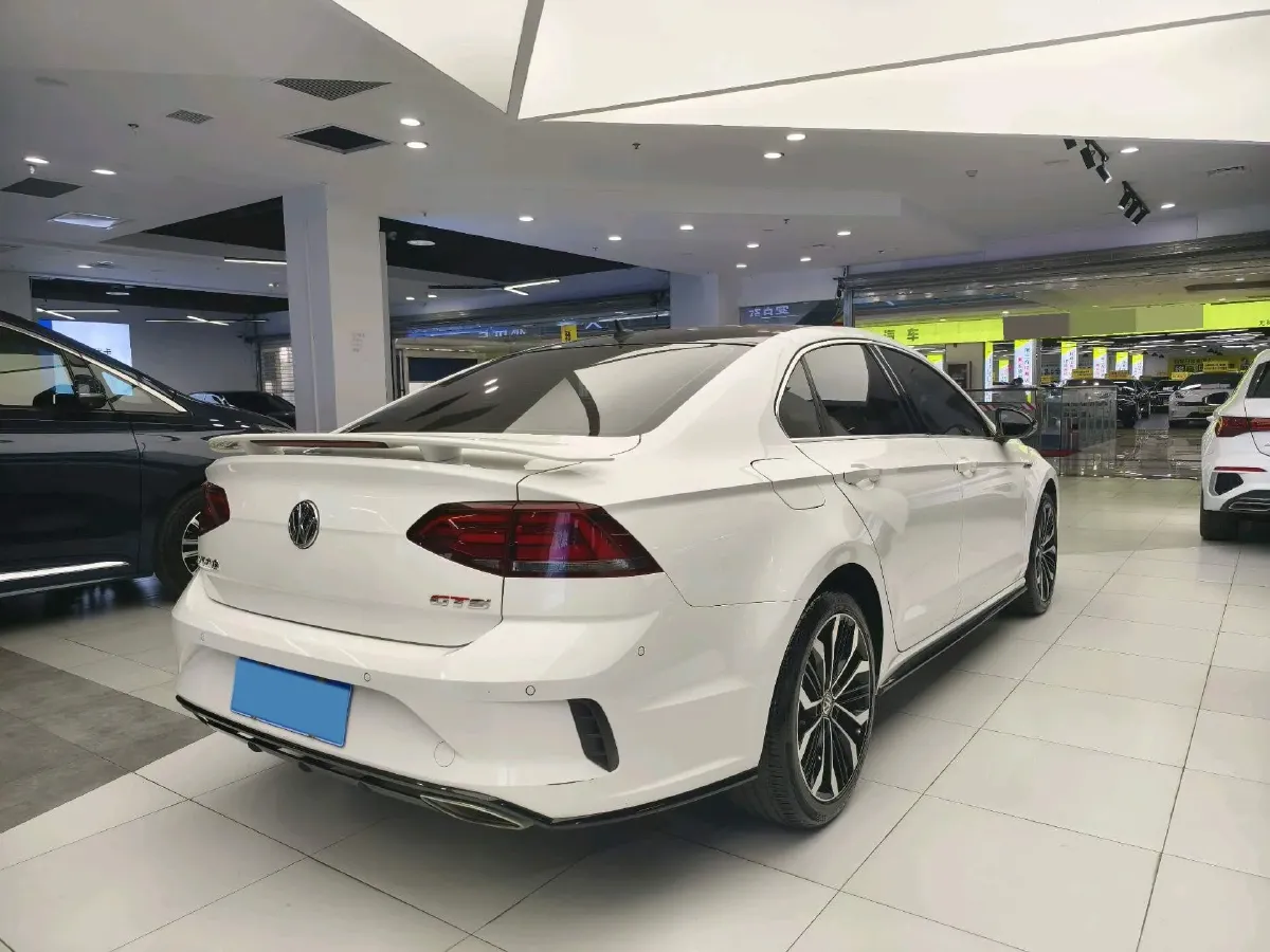 2017 Volkswagen Lamando 2.0T 220HP L4 7DCT,autocango,china used car exporter,china ev exporter,chinese used car exporter,chinese used ev exporter