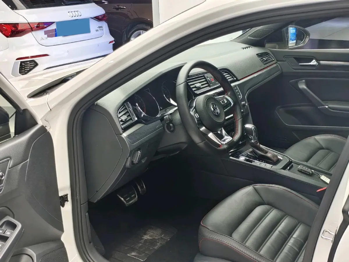 2017 Volkswagen Lamando 2.0T 220HP L4 7DCT,autocango,china used car exporter,china ev exporter,chinese used car exporter,chinese used ev exporter