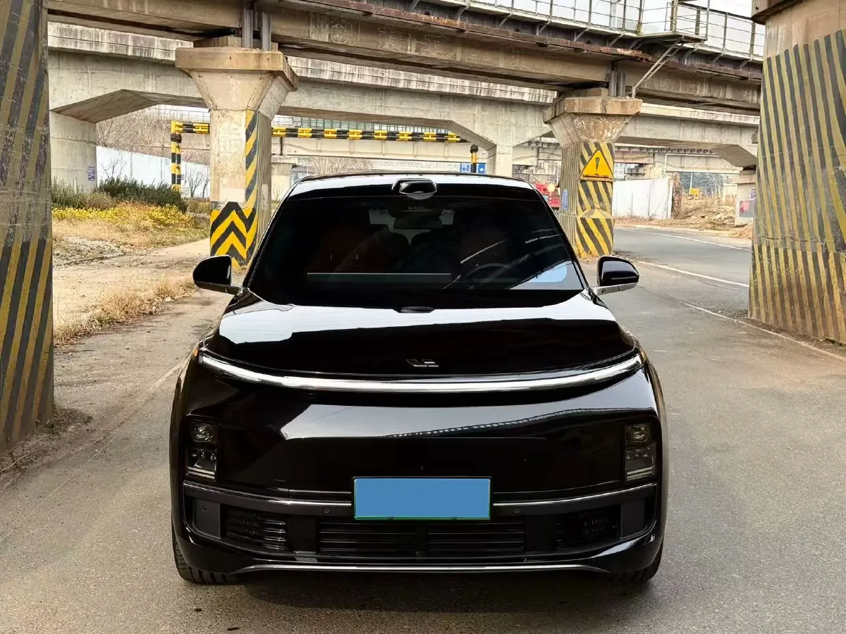 2024 Li L8 Range Extended 154HP REEV 52.3KWH,autocango,china used car exporter,china ev exporter,chinese used car exporter,chinese used ev exporter