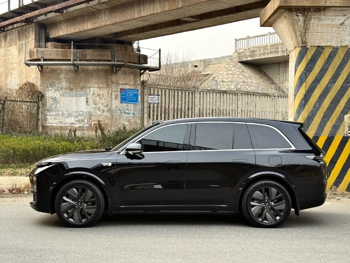 2024 Li L8 Range Extended 154HP REEV 52.3KWH,autocango,china used car exporter,china ev exporter,chinese used car exporter,chinese used ev exporter