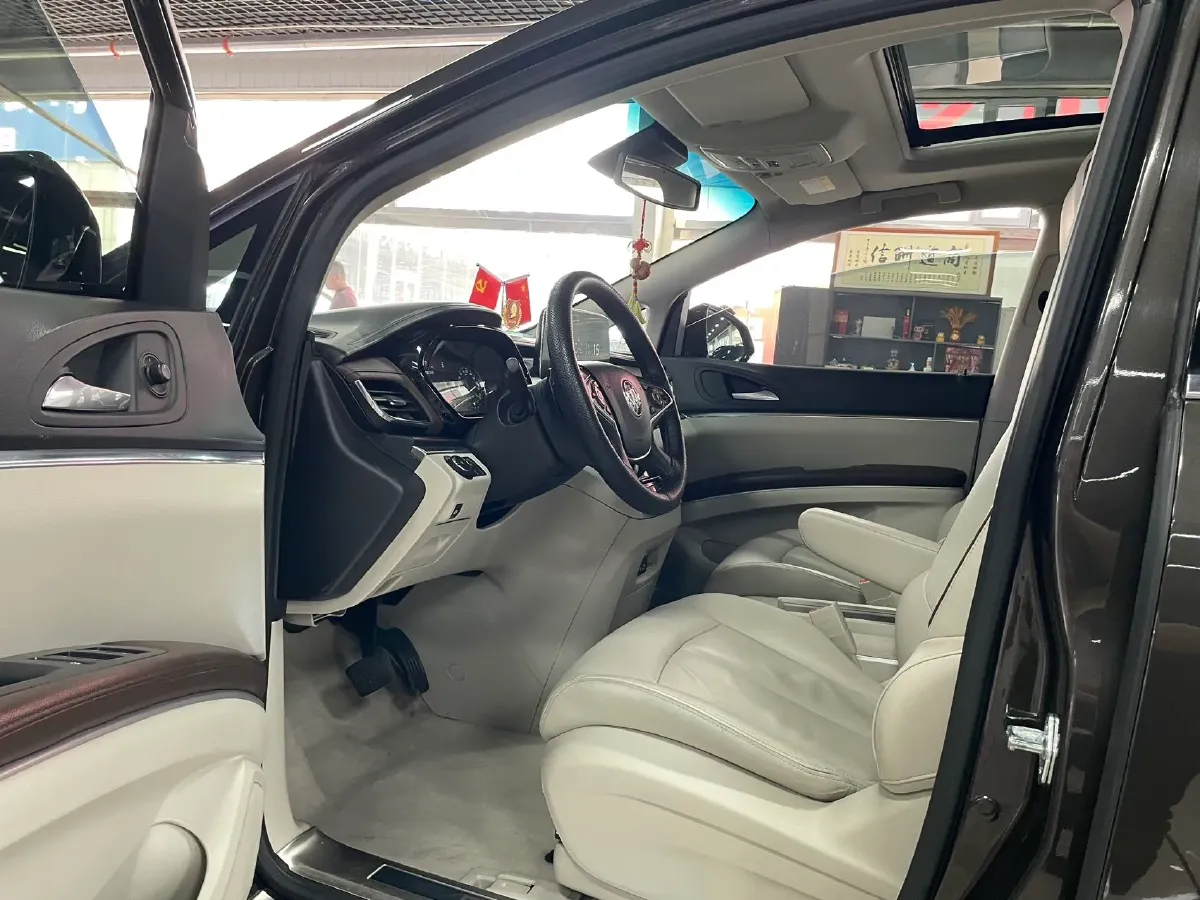 2021 Buick GL8 2.0T 237HP L4 9AT,autocango,china used car exporter,china ev exporter,chinese used car exporter,chinese used ev exporter