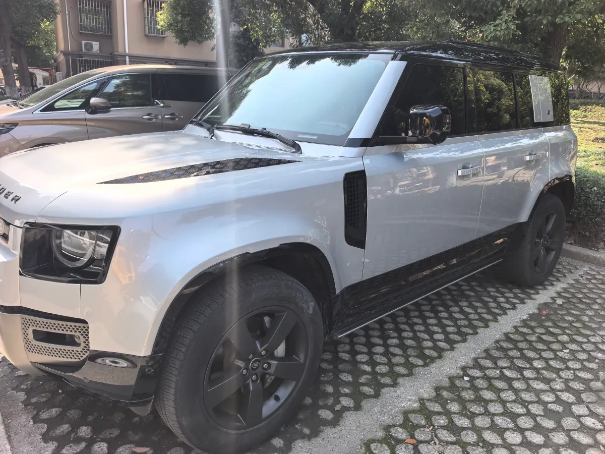 2022 Land Rover Defender 3.0T 400HP L6 8AT,autocango,china used car exporter,china ev exporter,chinese used car exporter,chinese used ev exporter