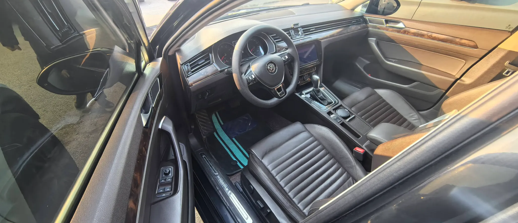 2019 Volkswagen Magotan 2.0T 186HP L4 7DCT,autocango,china used car exporter,china ev exporter,chinese used car exporter,chinese used ev exporter