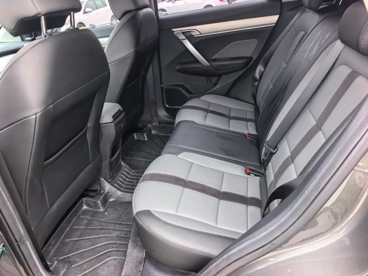 2023 Geely Coolray 1.5T 181HP L4 7DCT,autocango,china used car exporter,china ev exporter,chinese used car exporter,chinese used ev exporter