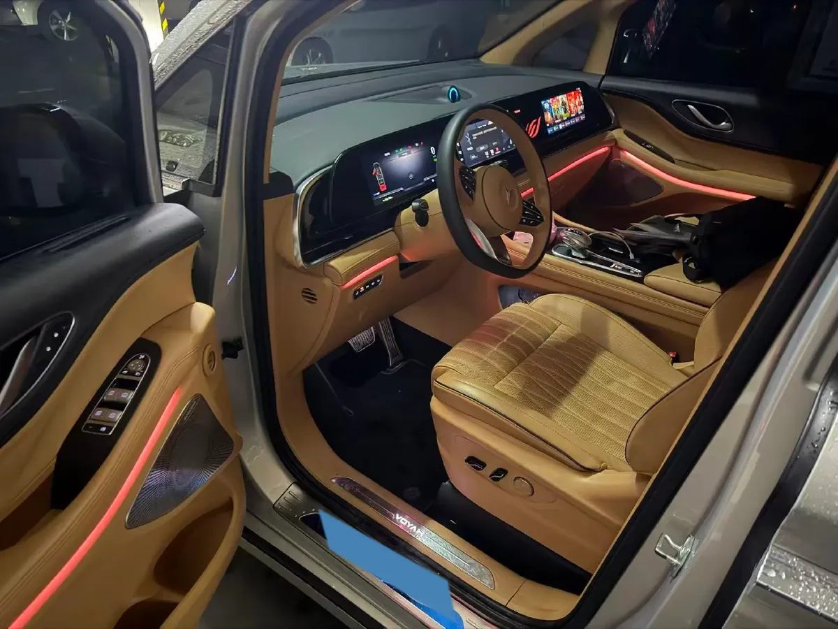 2022 Voyah Dream BEV 108.7KWH,autocango,china used car exporter,china ev exporter,chinese used car exporter,chinese used ev exporter