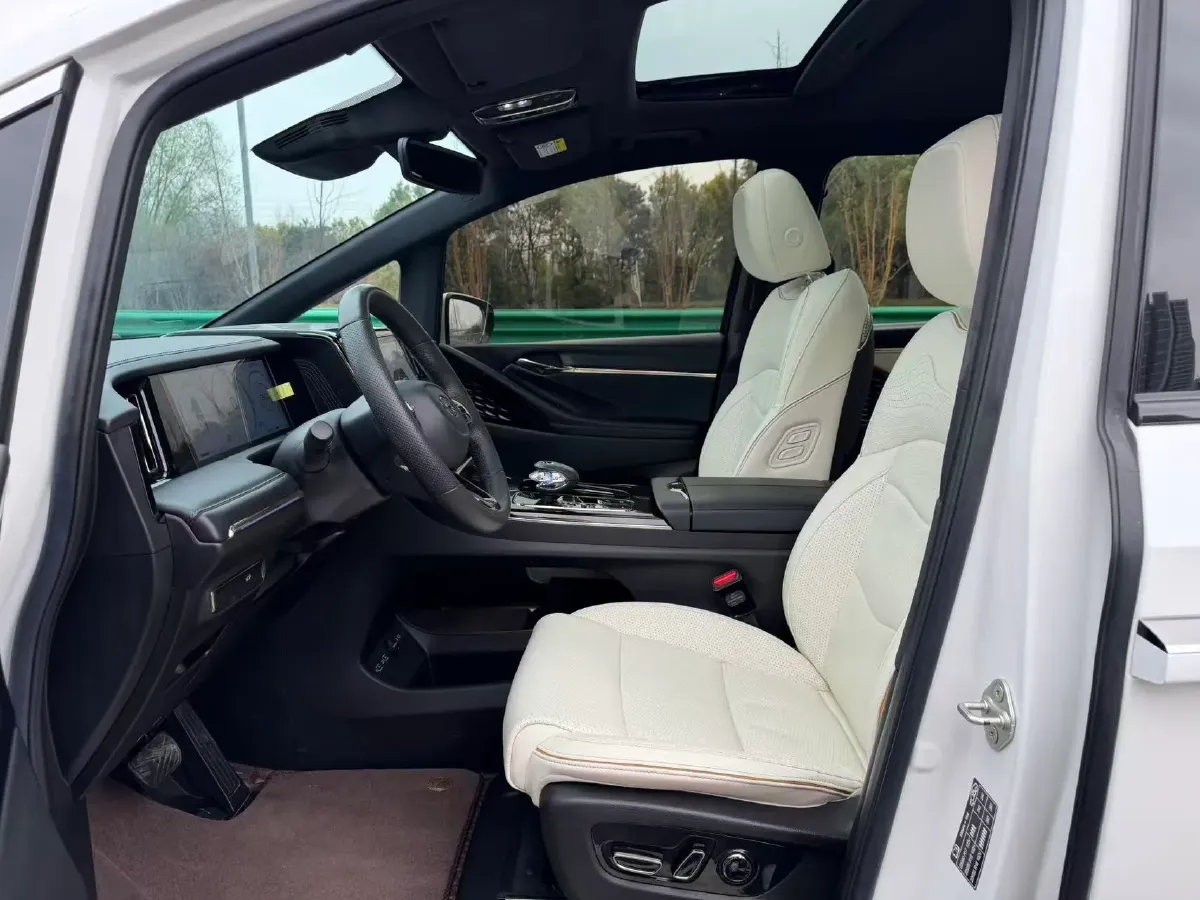 2023 GAC Trumpchi M8 2.0T 252HP L4 8AT,autocango,china used car exporter,china ev exporter,chinese used car exporter,chinese used ev exporter