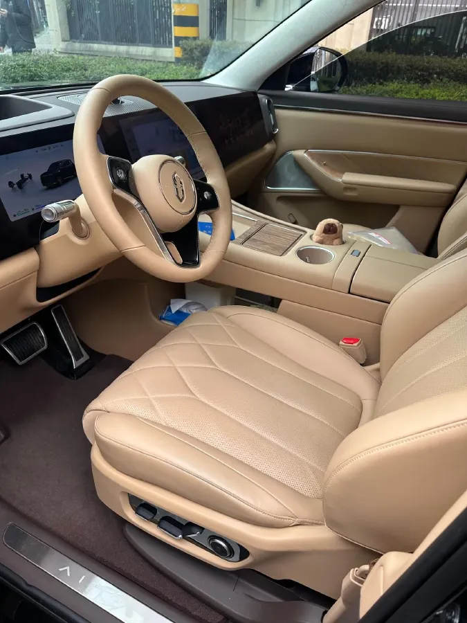 2025 AITO AITO M8 REEV 160HP REEV 53.4KWH,autocango,china used car exporter,china ev exporter,chinese used car exporter,chinese used ev exporter