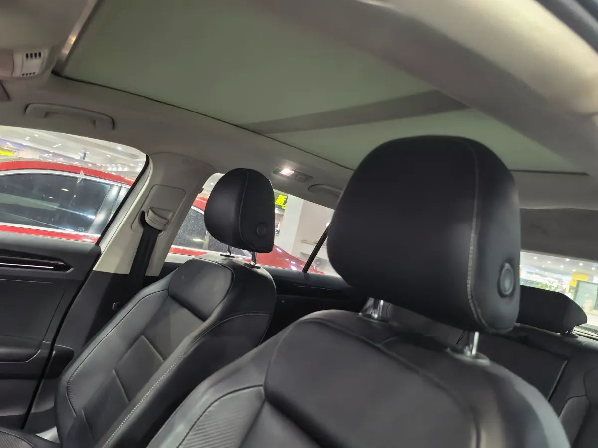 2020 Volkswagen T-Roc 1.4T 150HP L4 7DCT,autocango,china used car exporter,china ev exporter,chinese used car exporter,chinese used ev exporter