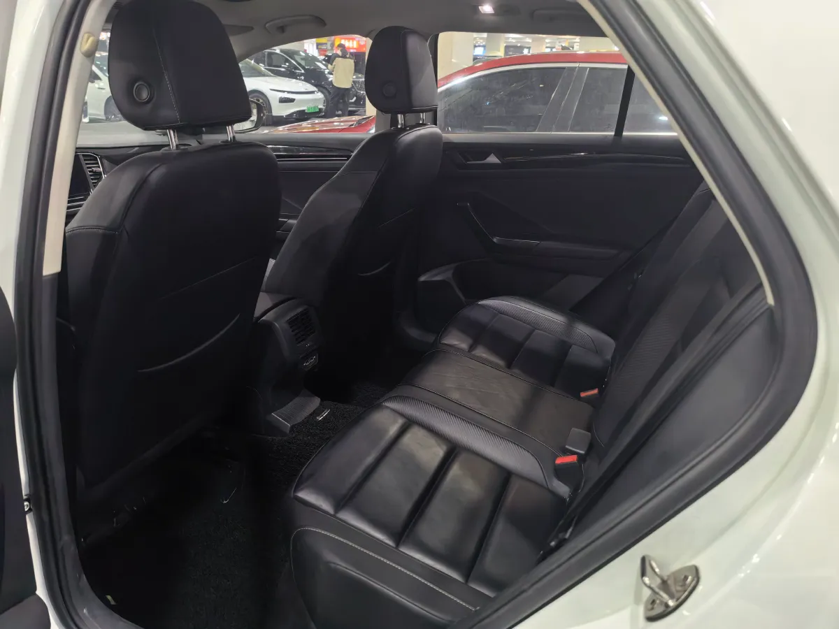 2020 Volkswagen T-Roc 1.4T 150HP L4 7DCT,autocango,china used car exporter,china ev exporter,chinese used car exporter,chinese used ev exporter