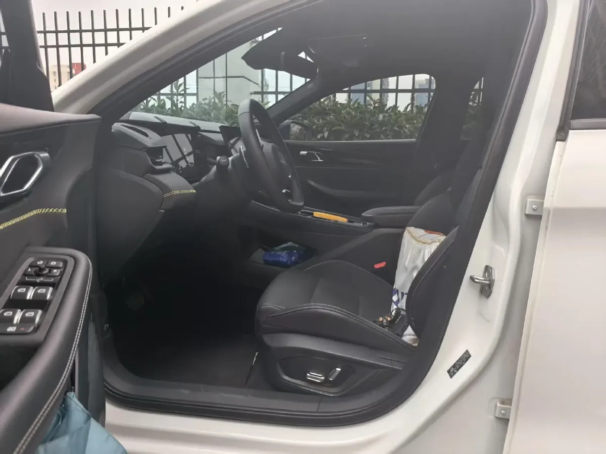 2023 MAXUS G50 1.5T 181HP L4 7DCT,autocango,china used car exporter,china ev exporter,chinese used car exporter,chinese used ev exporter