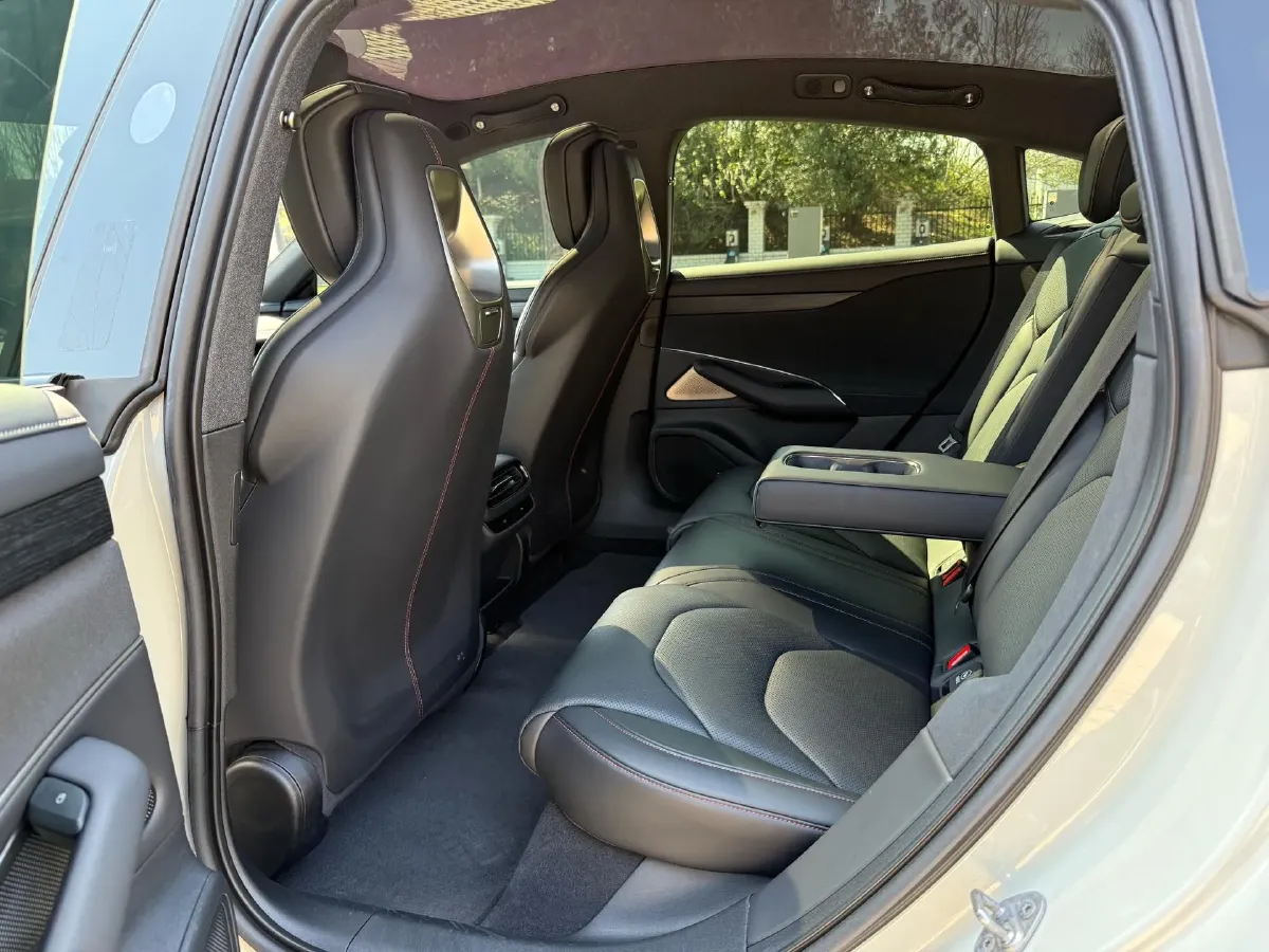 2024 MI SU7 BEV 73.6KWH,autocango,china used car exporter,china ev exporter,chinese used car exporter,chinese used ev exporter