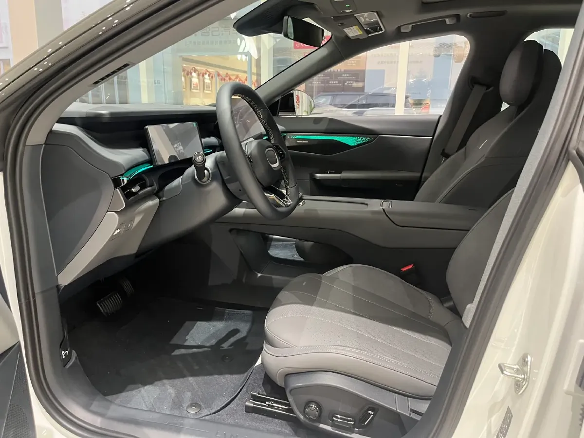 2024 LYNK&CO 07 EM-P 1.5T 163HP L4 3DHT PHEV 18.99KWH,autocango,china used car exporter,china ev exporter,chinese used car exporter,chinese used ev exporter