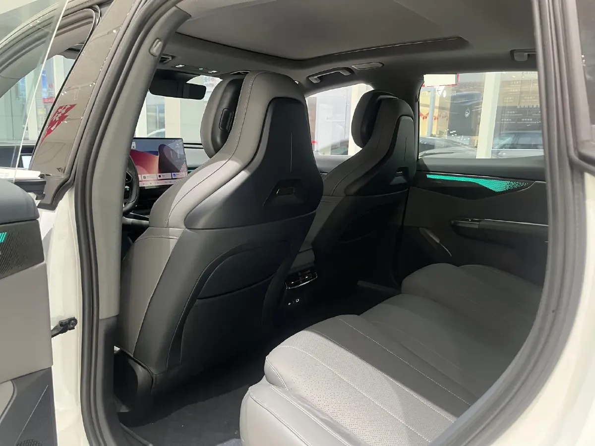 2024 LYNK&CO 07 EM-P 1.5T 163HP L4 3DHT PHEV 18.99KWH,autocango,china used car exporter,china ev exporter,chinese used car exporter,chinese used ev exporter