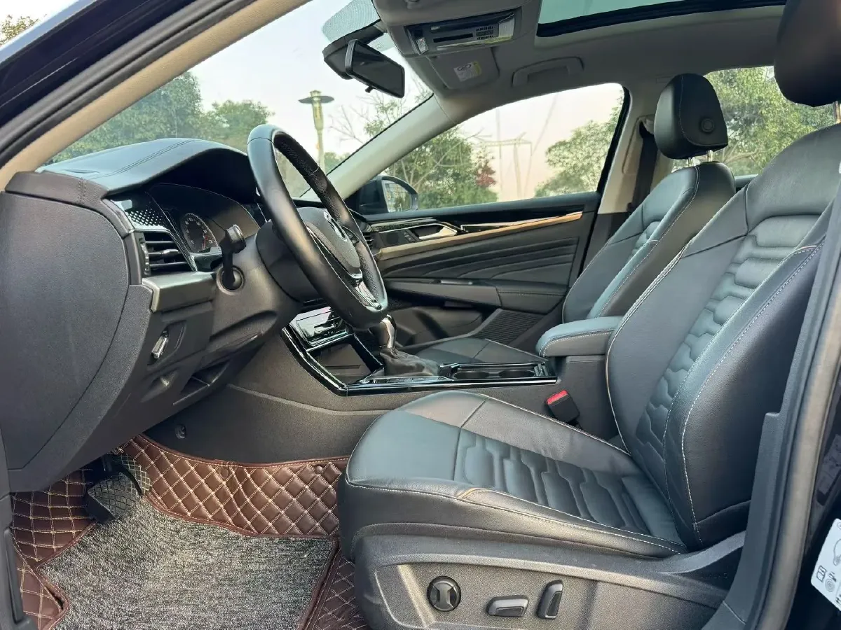 2020 Volkswagen Passat 2.0T 186HP L4 7DCT,autocango,china used car exporter,china ev exporter,chinese used car exporter,chinese used ev exporter