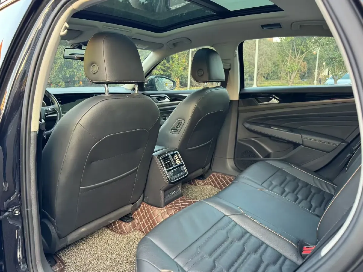 2020 Volkswagen Passat 2.0T 186HP L4 7DCT,autocango,china used car exporter,china ev exporter,chinese used car exporter,chinese used ev exporter