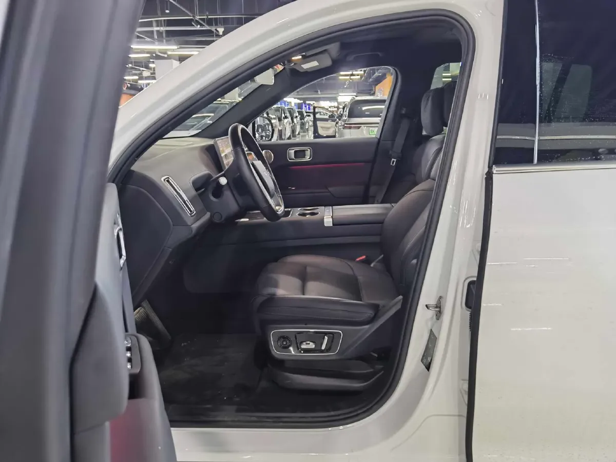 2023 Li L7 Range Extended 154HP REEV 40.9KWH,autocango,china used car exporter,china ev exporter,chinese used car exporter,chinese used ev exporter