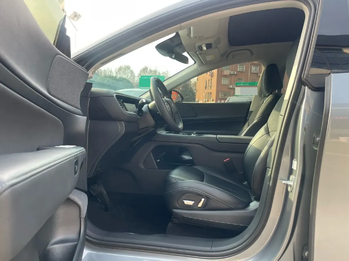 2023 Xpeng G6 BEV 66KWH,autocango,china used car exporter,china ev exporter,chinese used car exporter,chinese used ev exporter