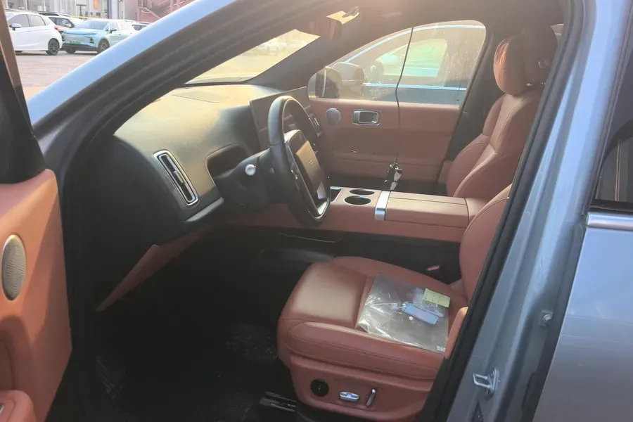 2024 Li L6 Range Extended 154HP L4 REEV 36.8KWH,autocango,china used car exporter,china ev exporter,chinese used car exporter,chinese used ev exporter