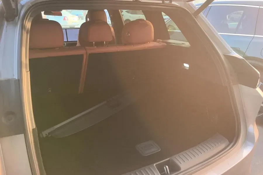 2024 Li L6 Range Extended 154HP L4 REEV 36.8KWH,autocango,china used car exporter,china ev exporter,chinese used car exporter,chinese used ev exporter