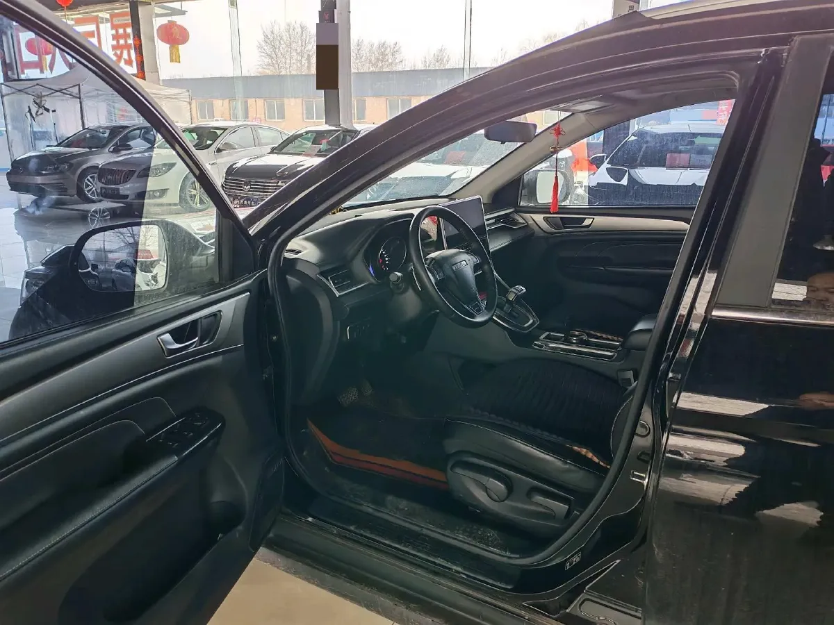 2023 Haval M6 1.5T 150HP L4 7DCT,autocango,china used car exporter,china ev exporter,chinese used car exporter,chinese used ev exporter