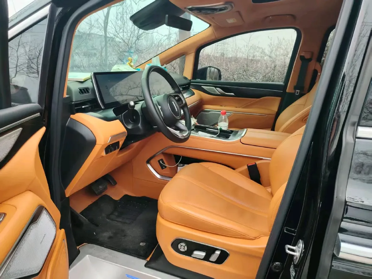 2024 Voyah ZhuiGuang 1.5T 136HP L4 PHEV 43KWH,autocango,china used car exporter,china ev exporter,chinese used car exporter,chinese used ev exporter