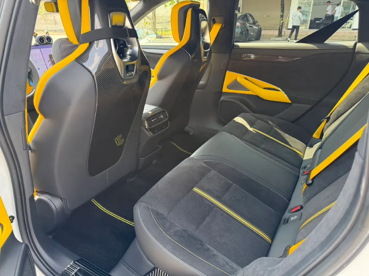 2025 MI SU7 Ultra BEV 93.7KWH,autocango,china used car exporter,china ev exporter,chinese used car exporter,chinese used ev exporter