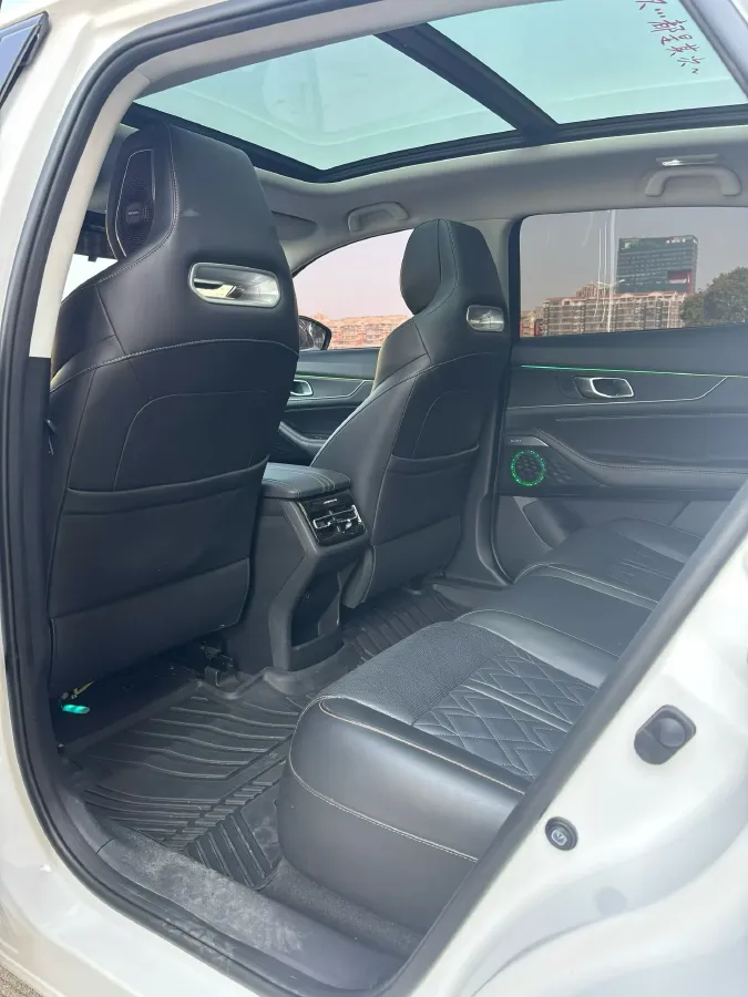 2021 ChangAn UNI-K 2.0T 233HP L4 8AT,autocango,china used car exporter,china ev exporter,chinese used car exporter,chinese used ev exporter